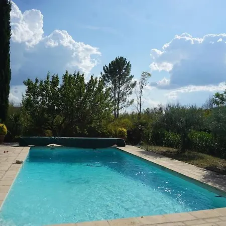 Avec Piscine Villecroze